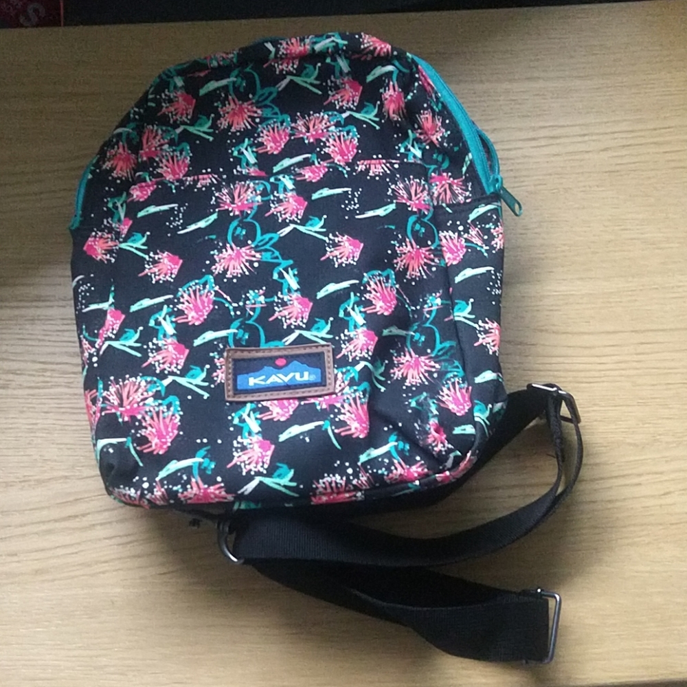 Kavu mini convertible backpack/sling bag canvas